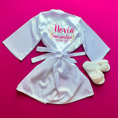 Bata Personalizada y pantufla para Novia, Damas, Mamá , Madrinas Etc.