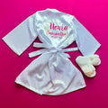 Bata Personalizada y pantufla para Novia, Damas, Mamá , Madrinas Etc.