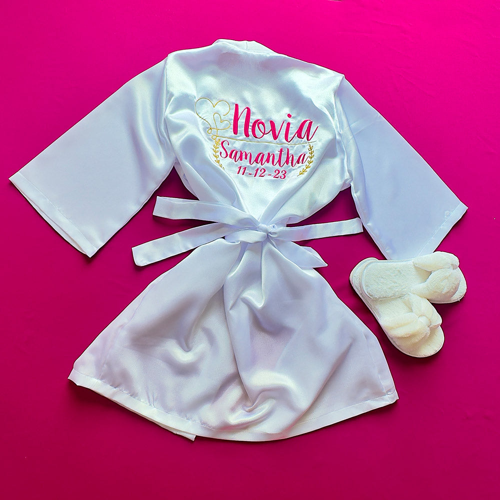 Bata Personalizada y pantufla para Novia, Damas, Mamá , Madrinas Etc.